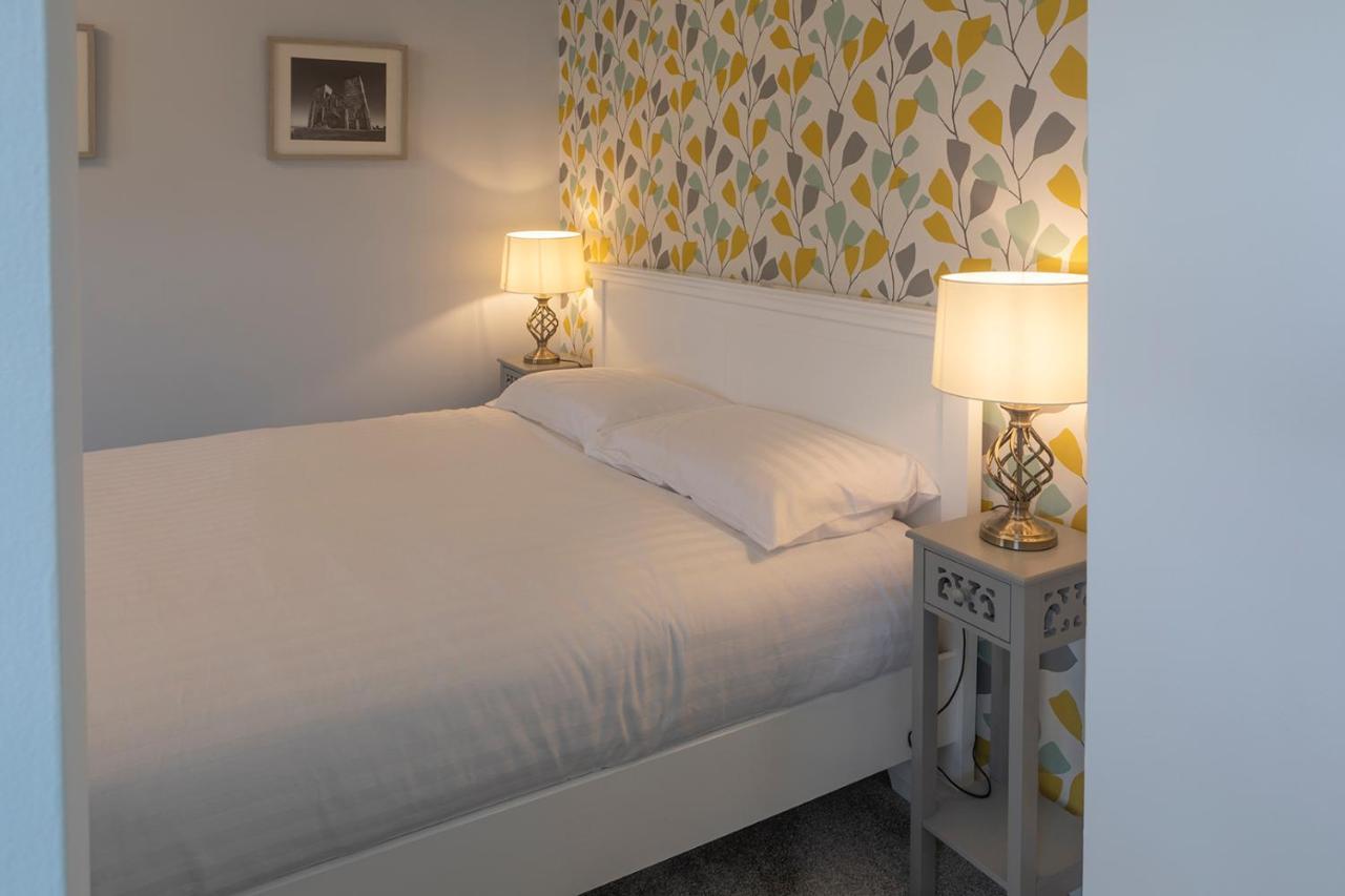 The Sleep-Inn Hare B&B Херн-Бей Экстерьер фото